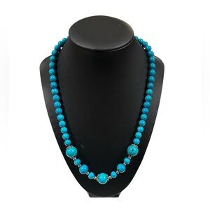 NWT Elegant Turquoise/blue Beaded Necklace